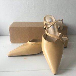 Common Unique yellow flats